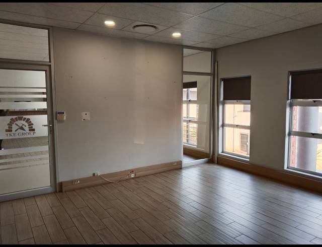 120M² OFFICE TO LET IN MELODIE